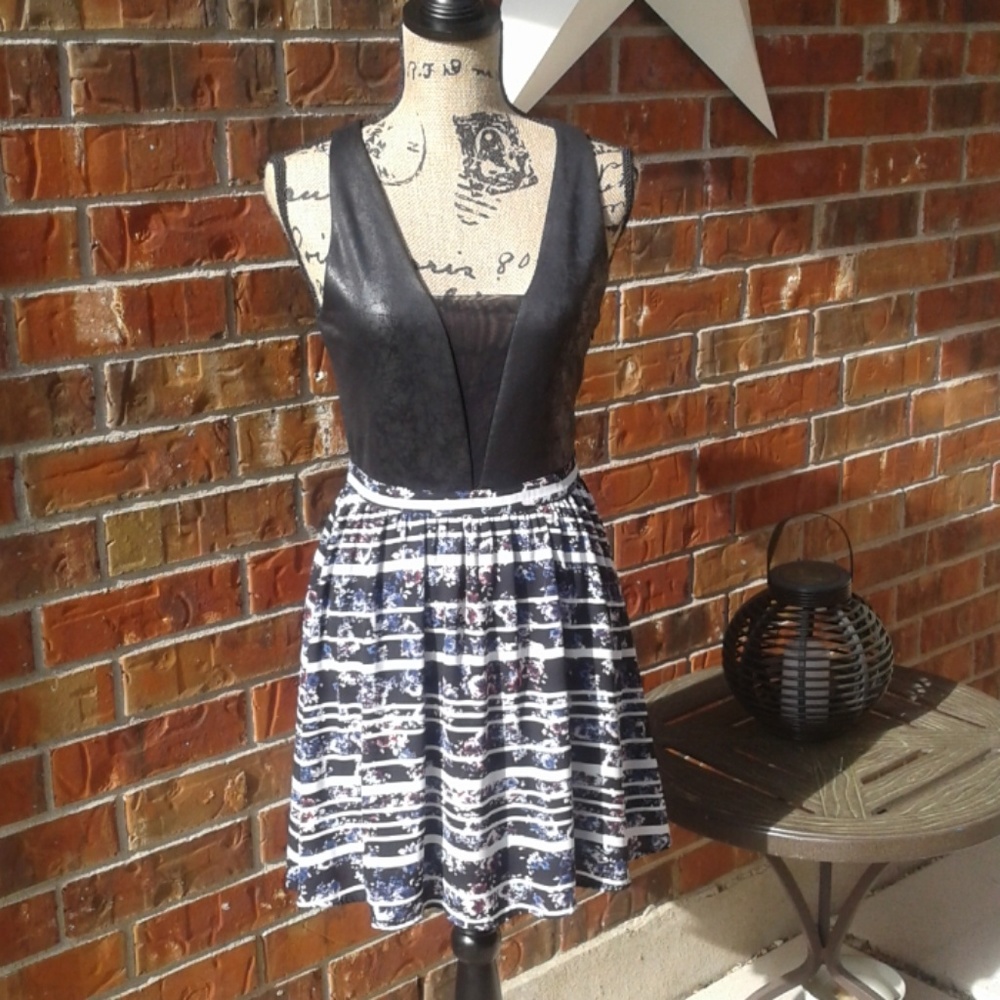 Classy chic party dress size small